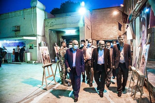 برپای نمایشگاه پوستر به مناسبت ارتحال امام خمینی (ره) دربوشهر توسط حوزه هنری استان بوشهر