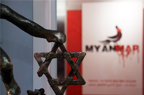 از هنر و پوستر برای نشان دادن واقعیت‌ها استفاده کنیم