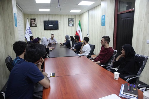 نشست نقد و بررسی نمایش 