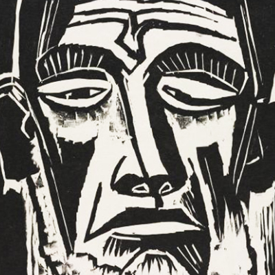 رنچ های مرد ماهیگیر در چهره اش نمایان است