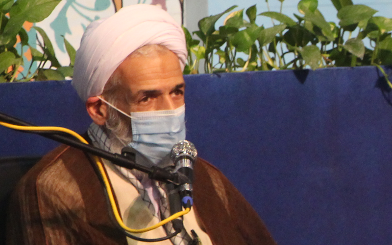 شاعران با پرداختن به جنبه های انقلابی و مبارزه ای در شعر، وجوه انقلابی شخصیت خود را نشان بدهند