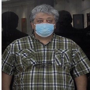 دستگاه های دولتی با خرید آثار خوشنویسی از هنرمند حمایت کنند