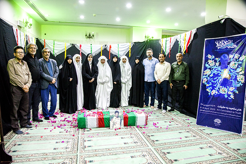 نمایش انتظار به روی صحنه رفت