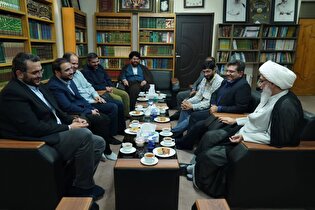 رئیس و مسئولان ستادی حوزه هنری با نماینده ولی فقیه در استان بوشهر دیدار کردند
