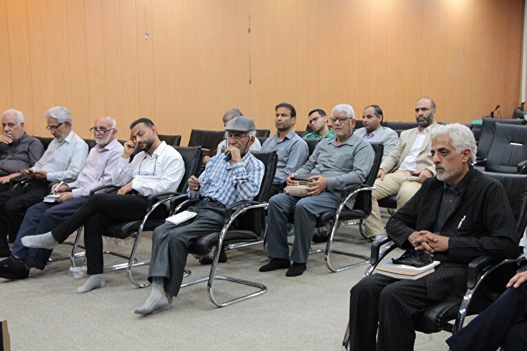 عصر شعر «یاران چه غریبانه» در بوشهر برگزار شد